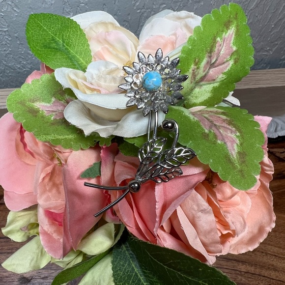 Vintage Costume Silver-tone Blue Flower Brooch - Picture 4 of 17